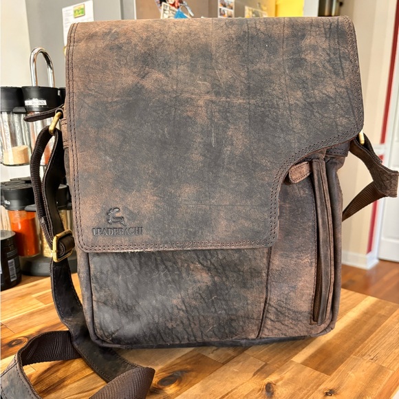 Leaderachi vintage leather messenger bag
